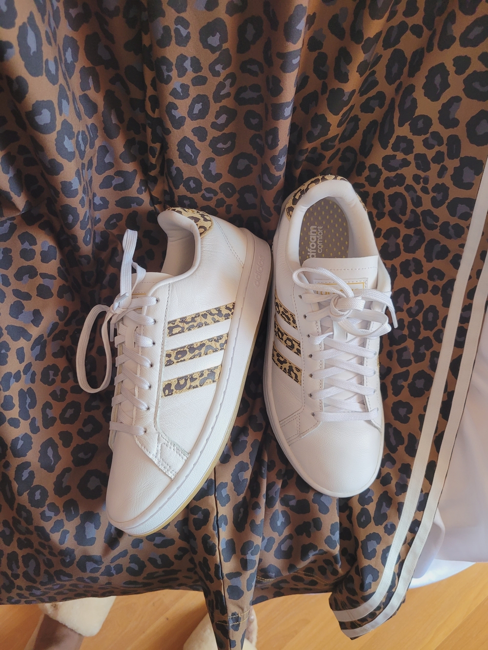 adidas Cloudfoam comfort  Leopard Stripe Sneakers 8.5M - Picture 2 of 12